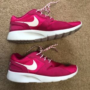 Nike Sneakers Size 6Y Fits Women Size 6.5-7